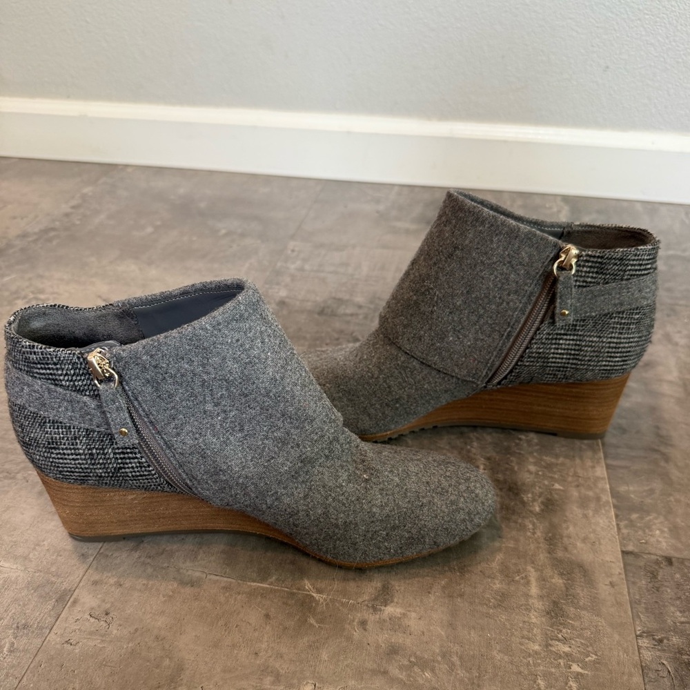 Dr. Scholl's Women’s Create Booties Ankle Boot in Mid Gray Flannel - Picture 4 of 8